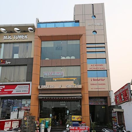גורקפור Oyo 10360 Hotel Grand Manoranjan מראה חיצוני תמונה