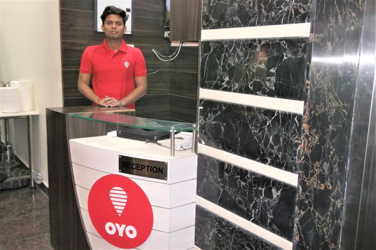גורקפור Oyo 10360 Hotel Grand Manoranjan מראה חיצוני תמונה