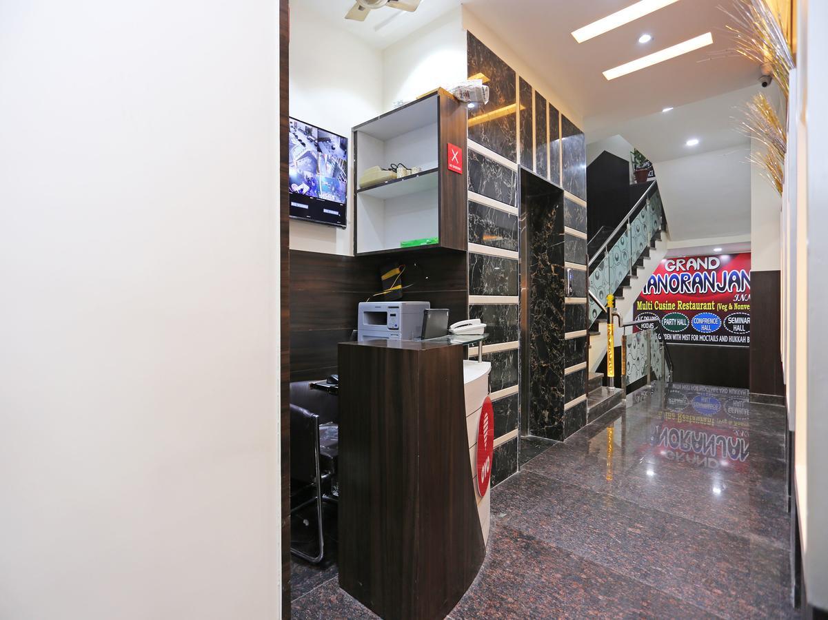 גורקפור Oyo 10360 Hotel Grand Manoranjan מראה חיצוני תמונה