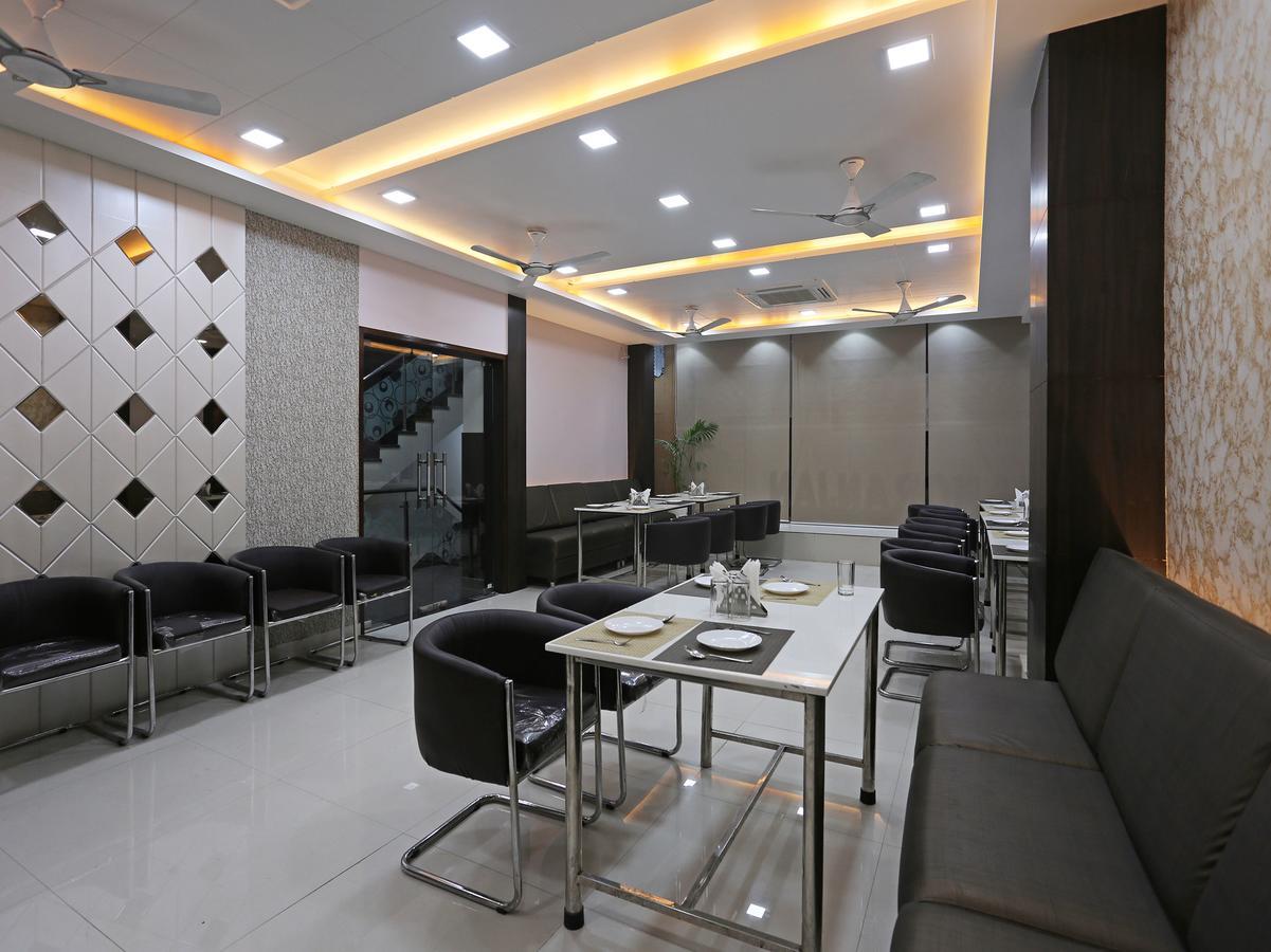 גורקפור Oyo 10360 Hotel Grand Manoranjan מראה חיצוני תמונה