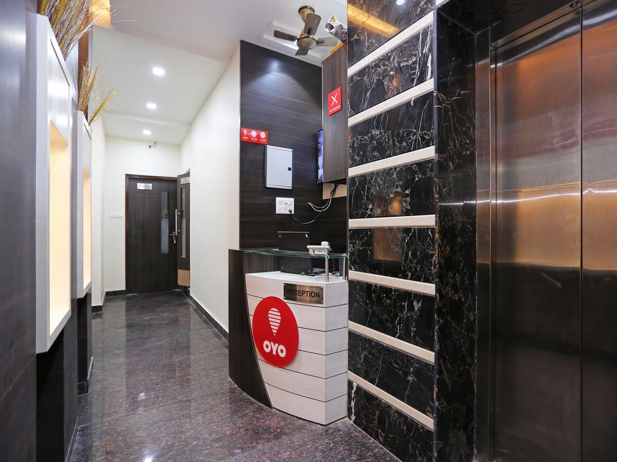 גורקפור Oyo 10360 Hotel Grand Manoranjan מראה חיצוני תמונה