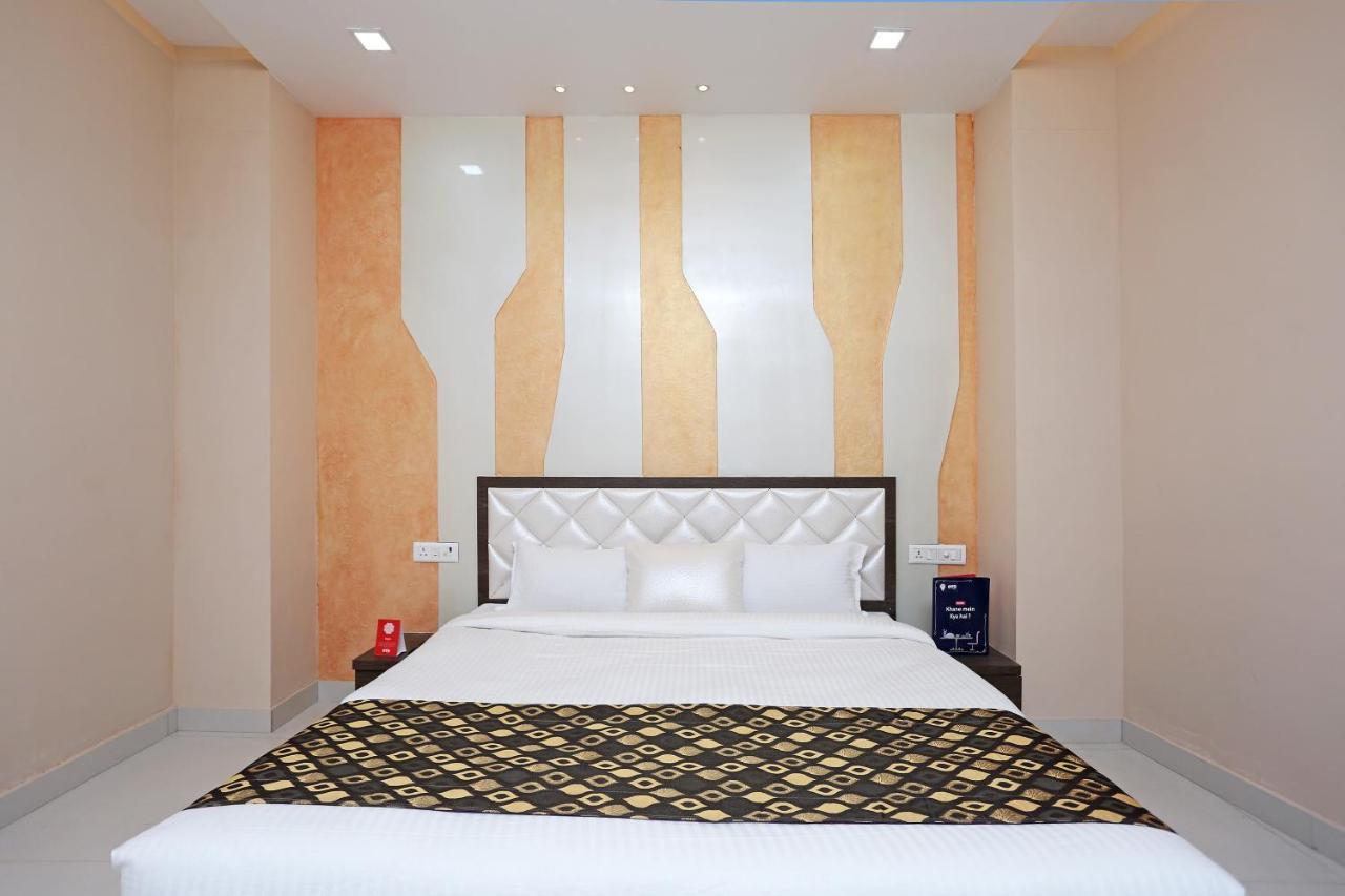 גורקפור Oyo 10360 Hotel Grand Manoranjan מראה חיצוני תמונה
