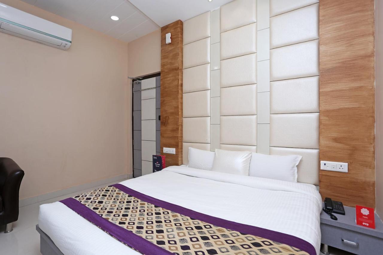 גורקפור Oyo 10360 Hotel Grand Manoranjan מראה חיצוני תמונה